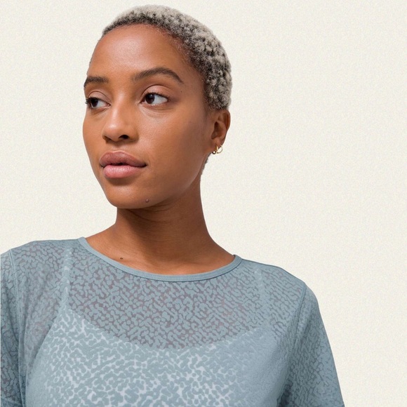 Lululemon Loop Around Tee - Picture 4 of 8